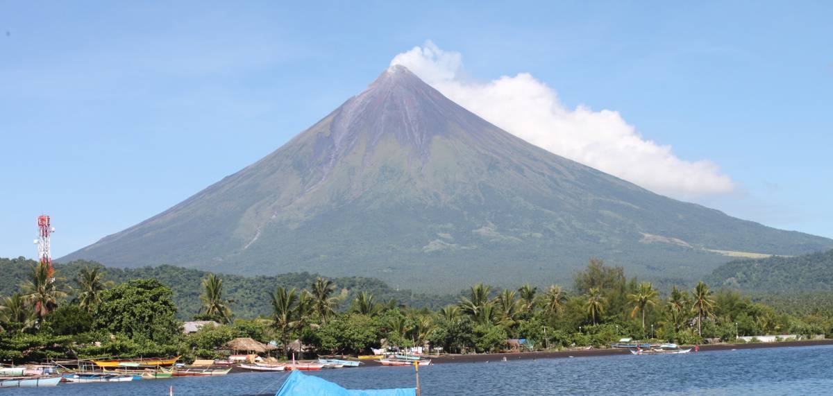 Mayon Volcano's alert status down to Level 2 - Vimarsana News