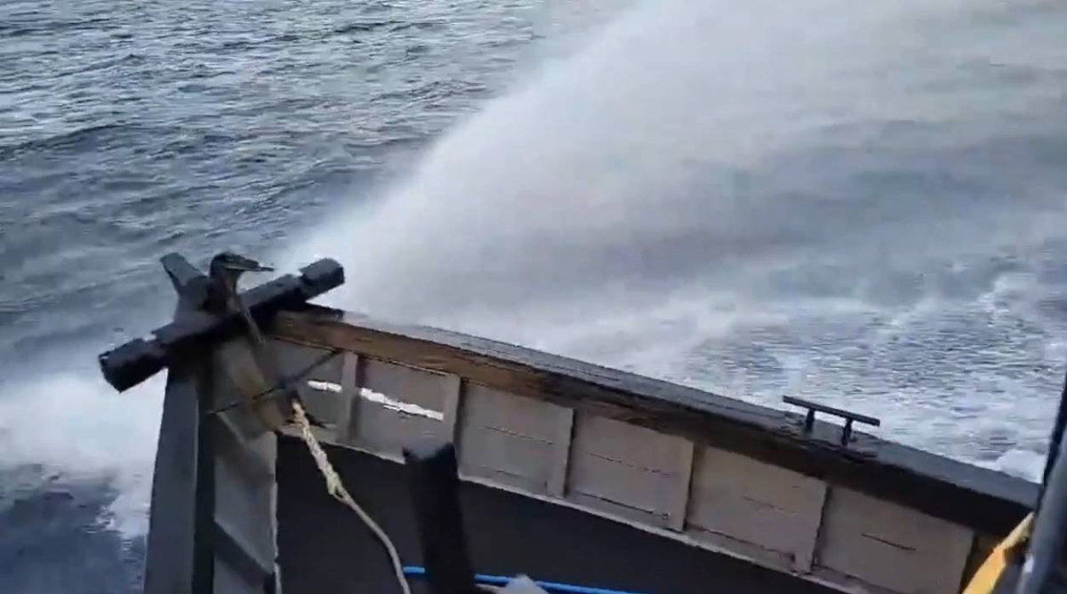 PH resupply vessel, Chinese Coast Guard ship collide - Vimarsana News