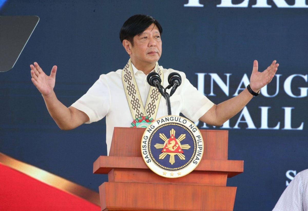 Marcos mulls economic amendments to Charter thumbnail
