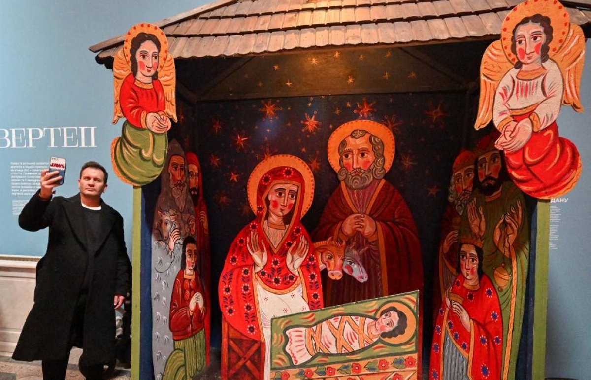 Ukrainians defy Russia with 1st Dec 25 Xmas - Vimarsana News