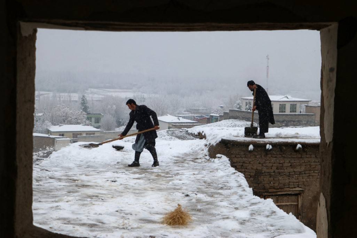 Snowfall-caused landslide claims 25 lives in Afghanistan - Vimarsana News
