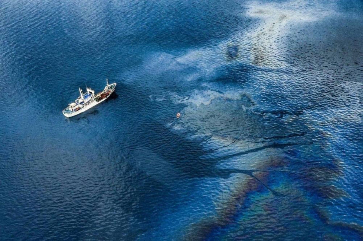 Oil spill damage hits over P41B, says CEED | The Manila Times - Vimarsana News