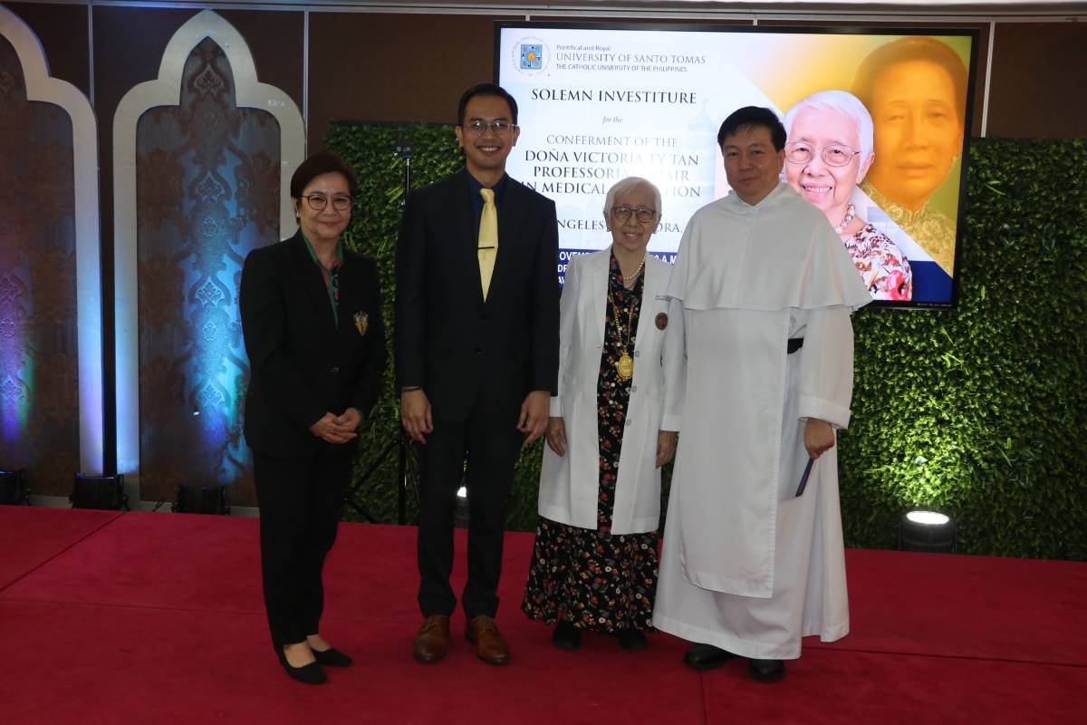 (From left) University of Santo Tomas Faculty of Medicine and Surgery Dean Ma. Lourdes Maglinao, Metrobank Foundation Executive Vice President Philip Francisco Dy, Prof. Angeles Tan Alora and UST Rector Very Rev. Fr. Richard Ang. CONTRIBUTED PHOTO 