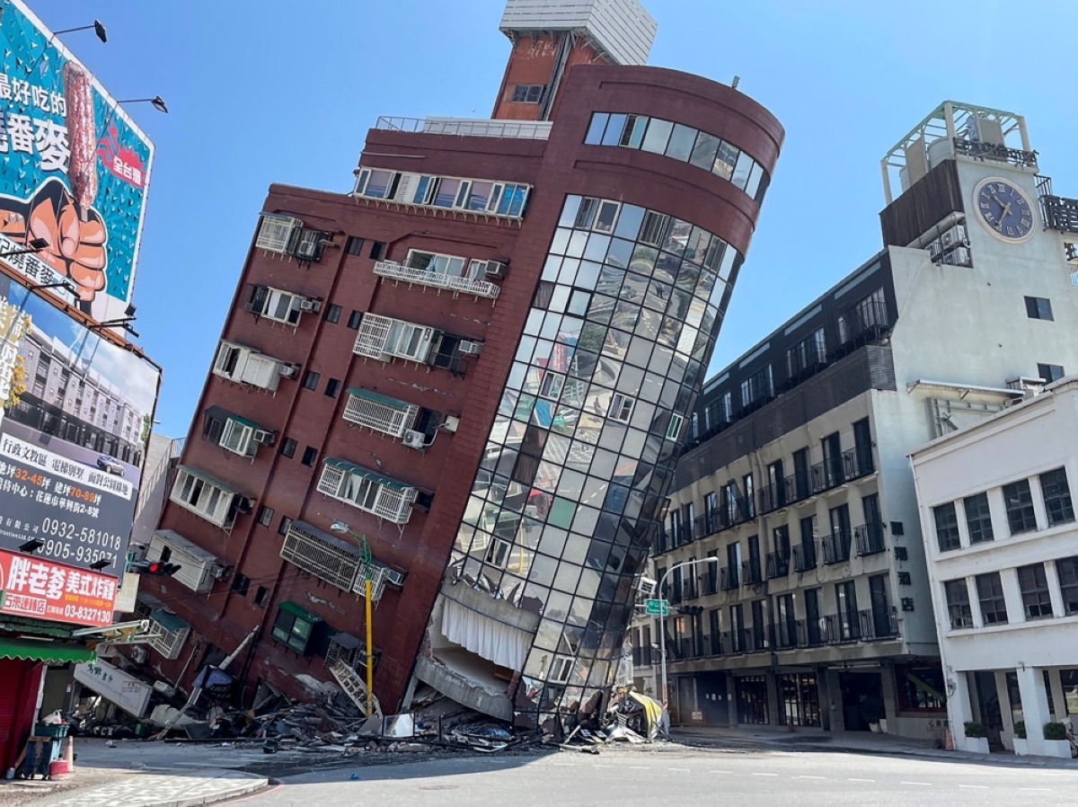 Wrecked This photo taken by Taiwan’s Central News Agency on Wednesday, April 3, 2024, shows a damaged building in Hualien after a major earthquake hit Taiwan’s east. AFP PHOTO