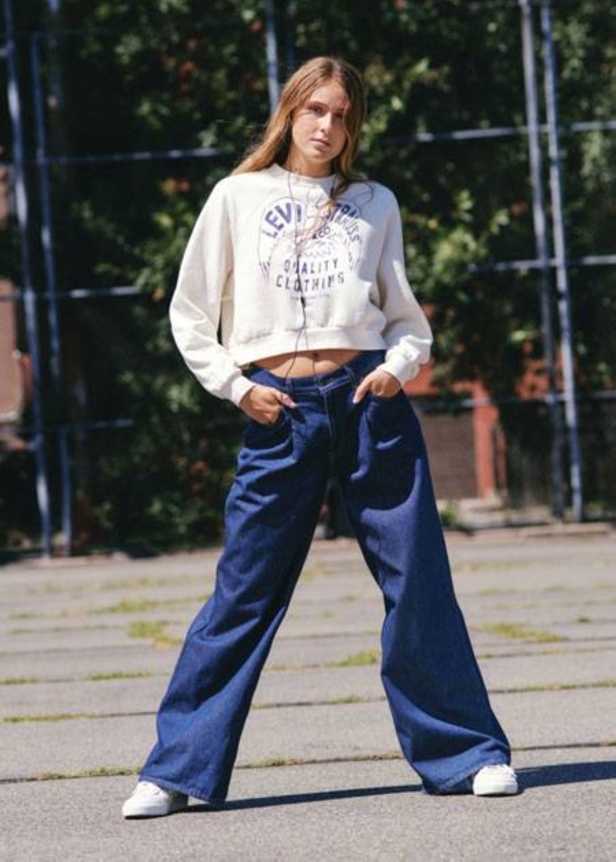 Baggy pants of the ‘90s and the 2000s are back.