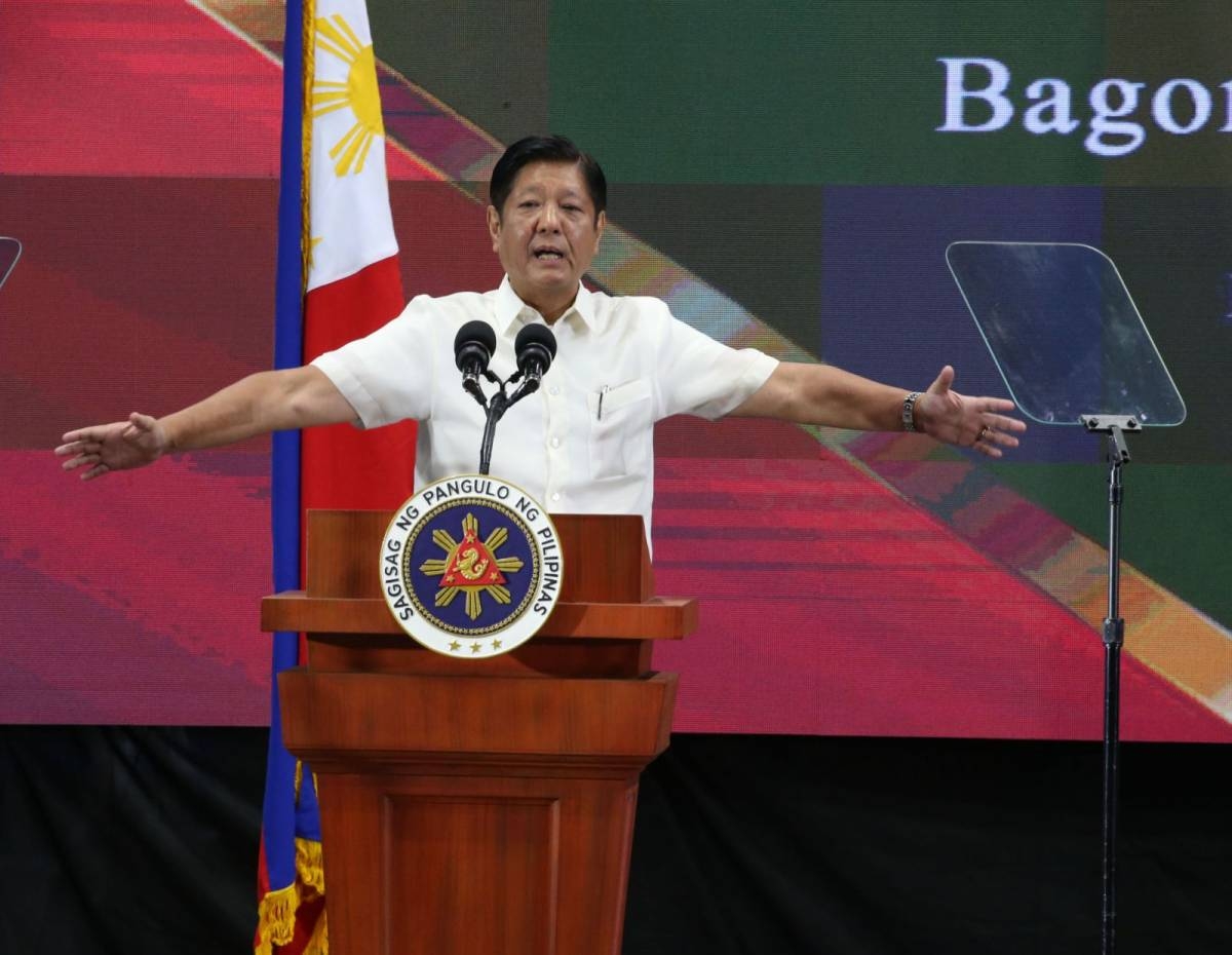 President Ferdinand Marcos Jr. talks at the Bagong Pilipinas Town Hall Meeting in San Juan City on Wednesday, April 10, 2024. With him were Socioeconomic Planning Secretary Arsenio Balisacan, Public Works Secretary Manuel Bonoan, Local Government Secretary Benjamin Abalos, Jr., Metropolitan Manila Development Authority Chairman Romando Artes, Transportation Secretary Jaime Bautista and San Juan City Mayor Francis Zamora. PHOTOS BY RENE H. DILAN