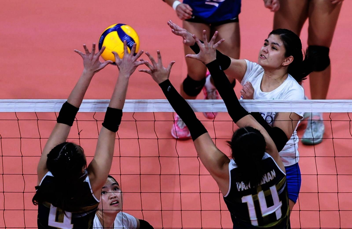 The NU Lady Bulldogs sweep the Ateneo Blue Eagles, 25-22, 25-16, 25-15, in the UAAP Season 86 women's volleyball round 2 match at the Mall of Asia Arena in Pasay on Wednesday, April 10, 2024. Photos by Rio Deluvio