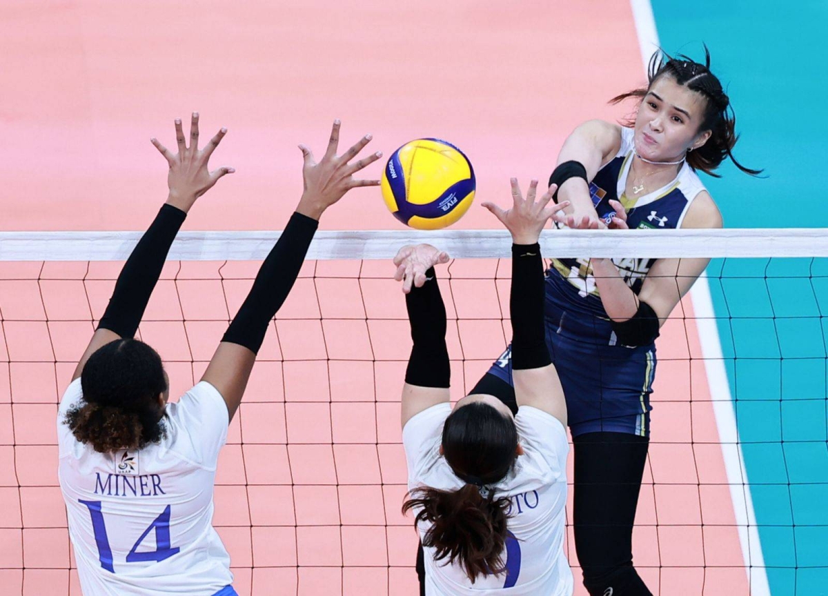The NU Lady Bulldogs sweep the Ateneo Blue Eagles, 25-22, 25-16, 25-15, in the UAAP Season 86 women's volleyball round 2 match at the Mall of Asia Arena in Pasay on Wednesday, April 10, 2024. Photos by Rio Deluvio
