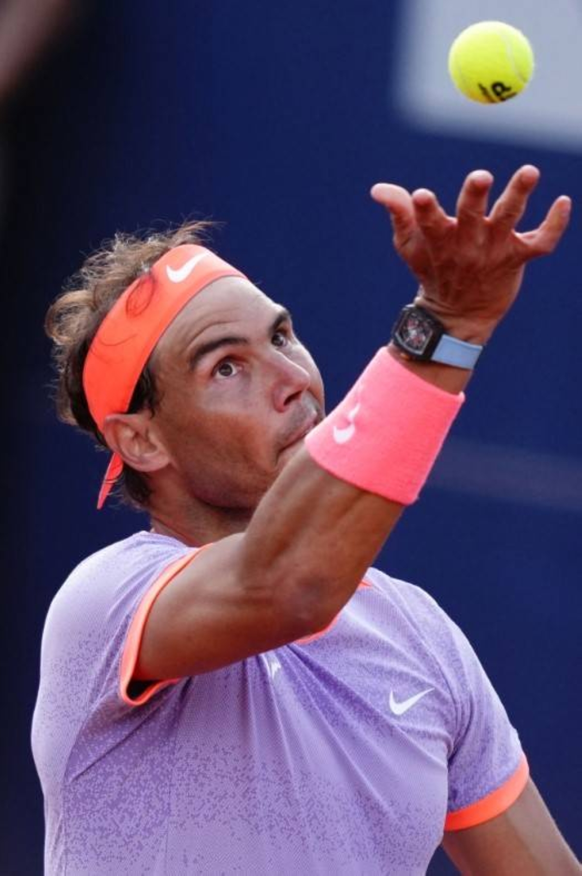 Spain’s Rafael Nadalserves the ball to Italy’sFlavio Cobolli duringthe ATP Barcelona Open‘Conde de Godo’ tennistournament singles matchat the Real Club de Tenis inBarcelona on Tuesday, April16, 2024. AFP PHOTO