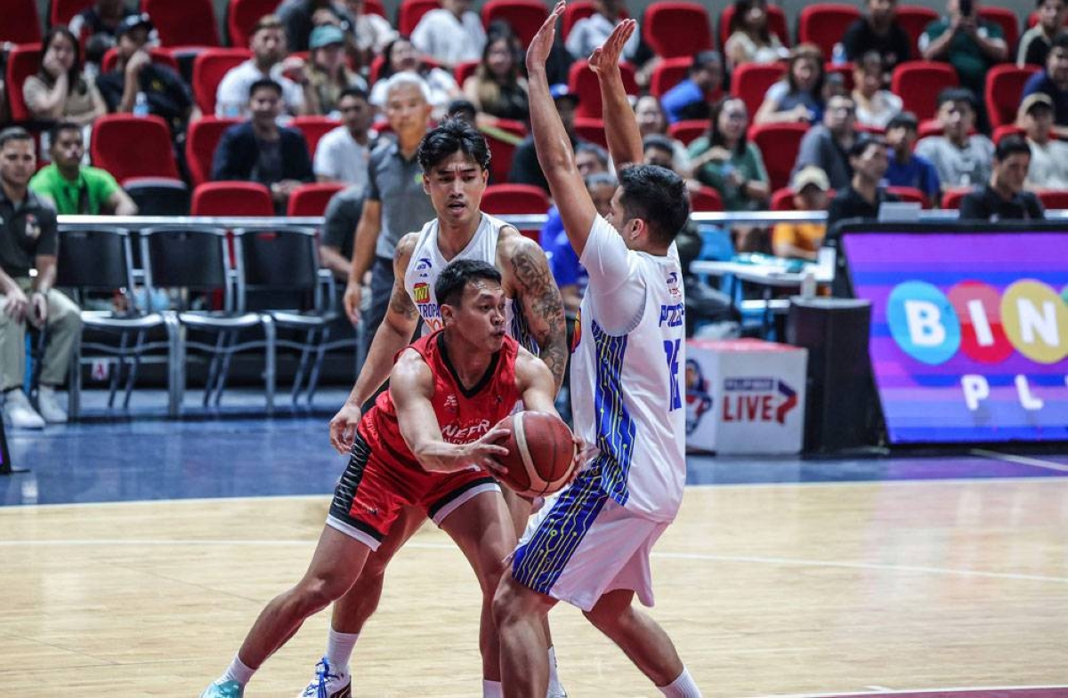 Scottie Thompson of Ginebra looks to pass the ball during their game against TNT in the PBA Philippine Cup at the Philsports Arena in Pasig City on Friday, April 19, 2024. PBA IMAGE