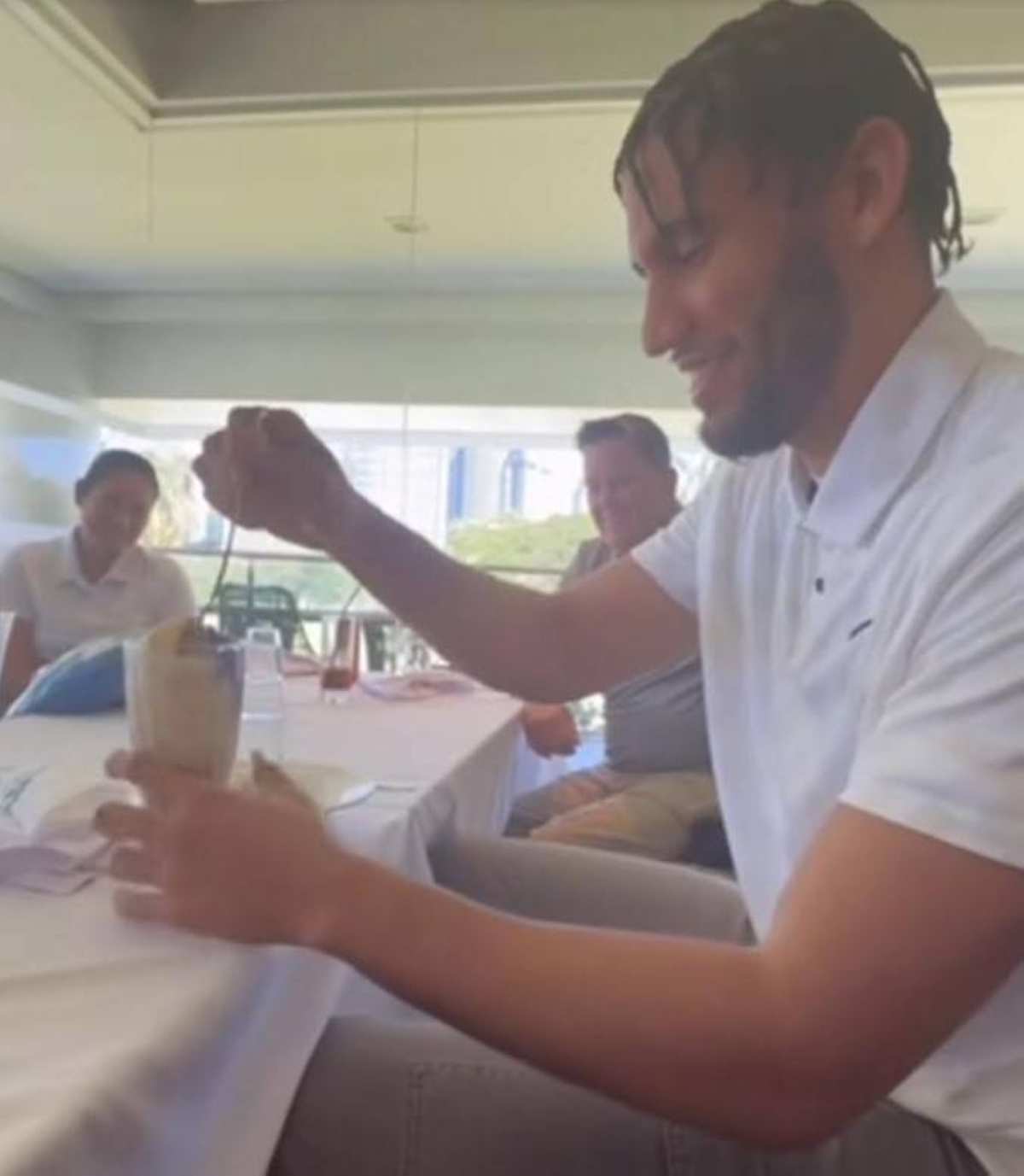 Bennie Boatwright enjoys halo-halo SBP PHOTO