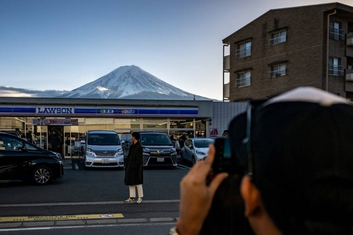 Mount Fuji view to be blocked from tourists