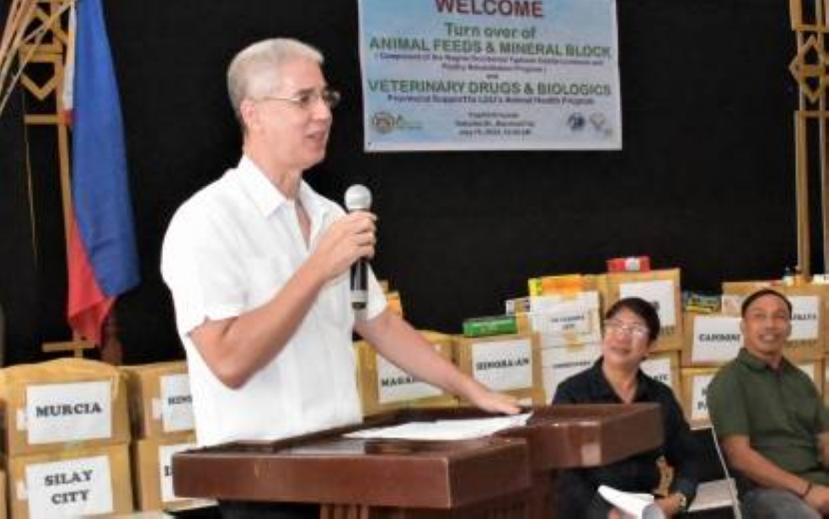 ANIMAL FARM Negros Occidental Gov. Eugenio Jose Lacson speaks to animal raisers during the distribution of assistance to the members of the Poultry and Livestock Association in Negros Occidental at the Capitol Social Hall in Bacolod City on Wednesday, July 19, 2023. CONTRIBUTED PHOTO