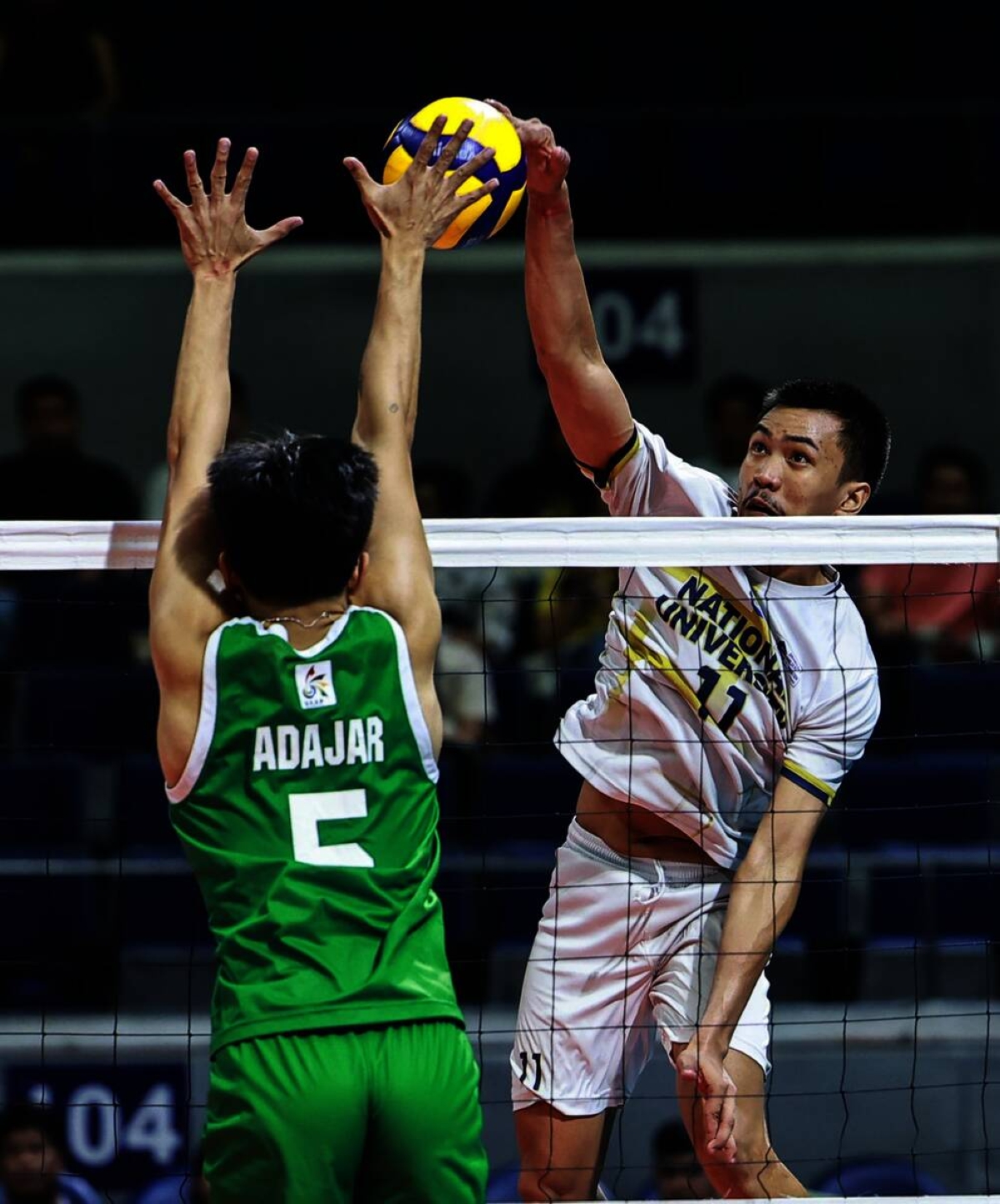 bulldogs oust green spikers to reach finals