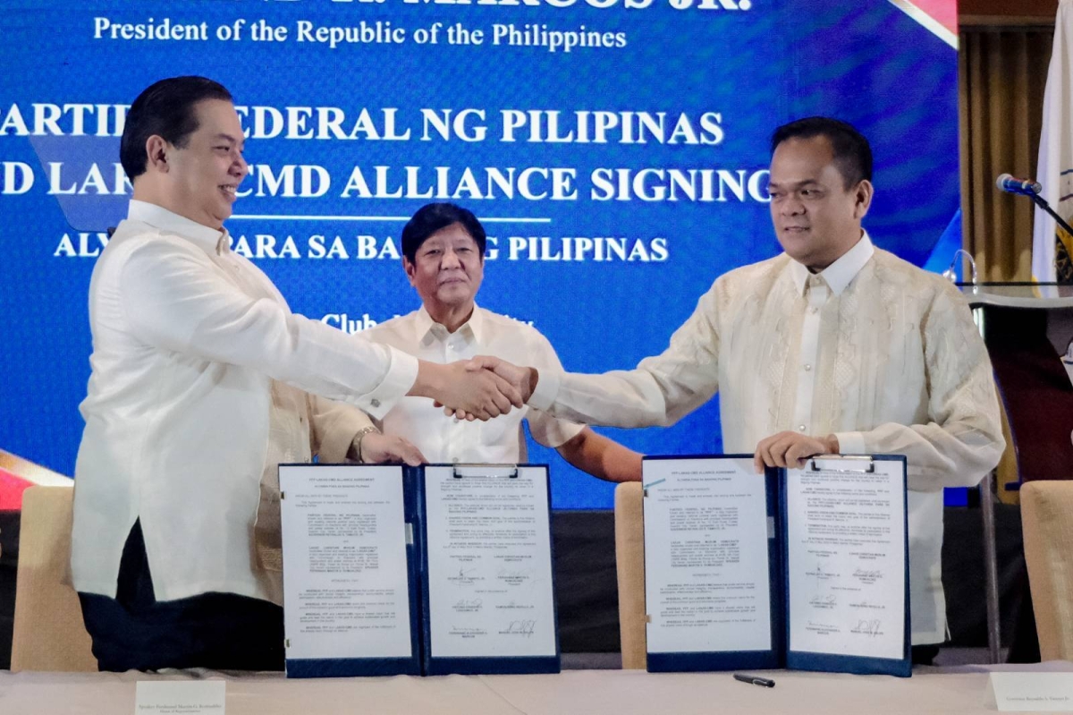 President Ferdinand Marcos poses with members of his Partido Federal ng Pilipinas (PFP) and Lakas-Christian Muslim Democrats (Lakas-CMD), the political party of Speaker Martin Romualdez at the Manila Polo Club in Makati City on Wednesday, May 8, 2024. PHOTO BY YUMMIE DINGDING/ PPA POOL