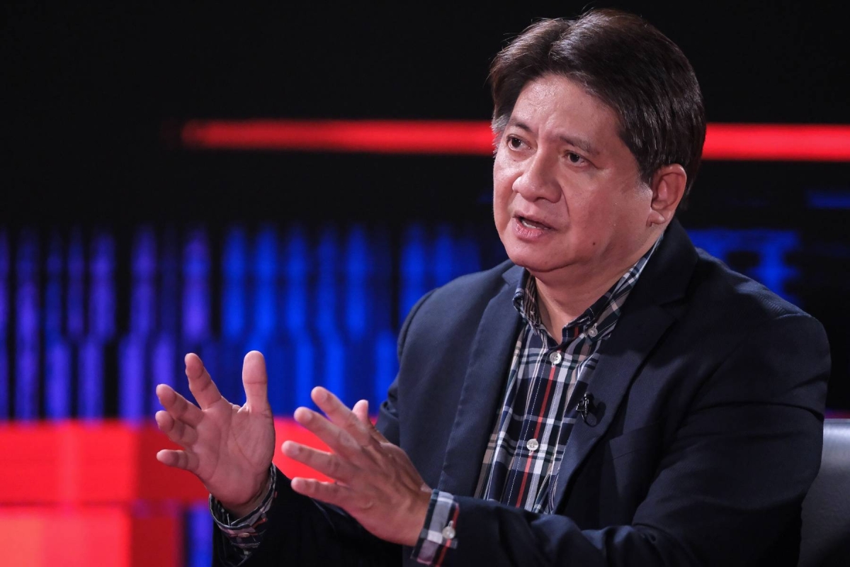 Presidential Adviser on Poverty Alleviation Lorenzo ‘Larry’ Gadon with ‘Business and Politics’ host Dante ‘Klink’ Ang 2nd. PHOTO BY J. GERARD SEGUIA