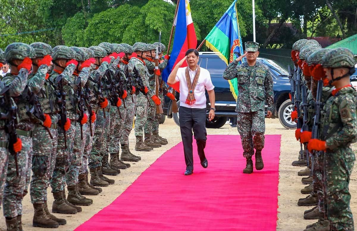 President Ferdinand R. Marcos Jr. commended Thursday the Joint Task Force (JTF) Tawi-Tawi for helping the government attain peace in Mindanao, resulting in enhanced tourism and business activities in the region. Photo from PCO