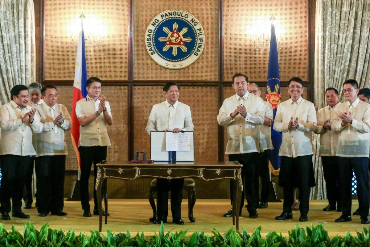 MARCOS SIGNS LAW FOR TEACHERS | The Manila Times