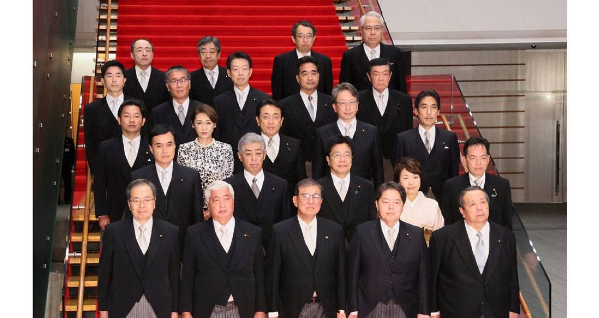 Japan's govt admits doctoring 'untidy' Cabinet photo | The Manila Times