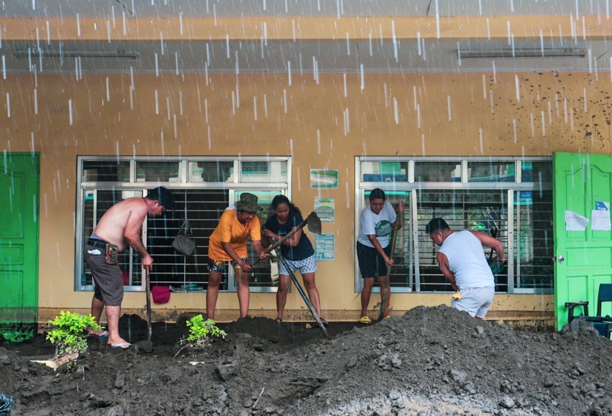 SCHOOL CLEAN UP | The Manila Times
