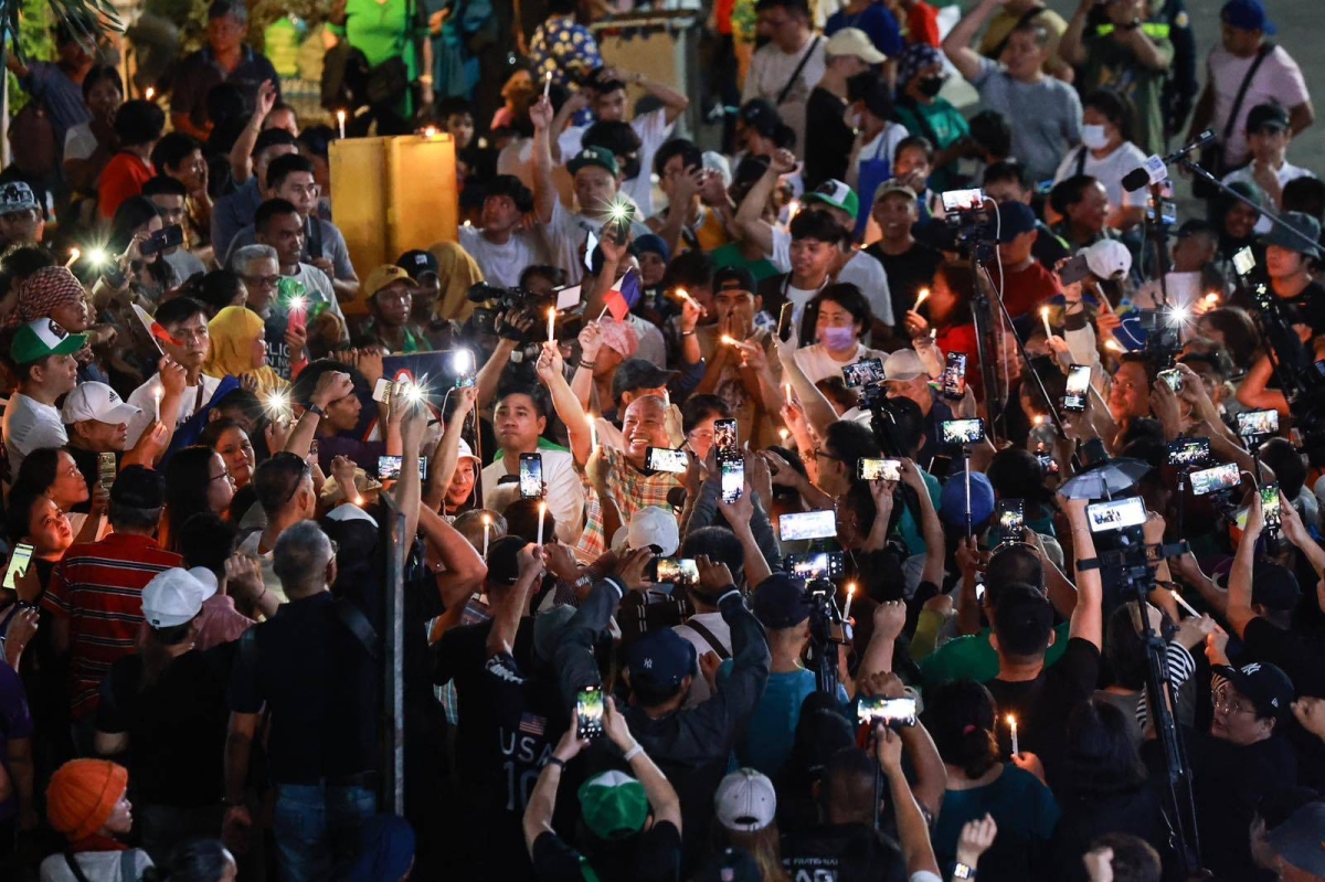 SHRINE PROTEST | The Manila Times