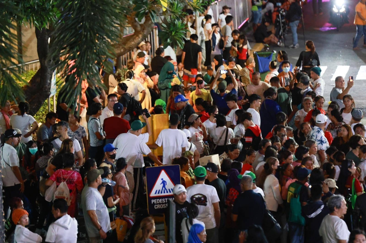SHRINE PROTEST | The Manila Times