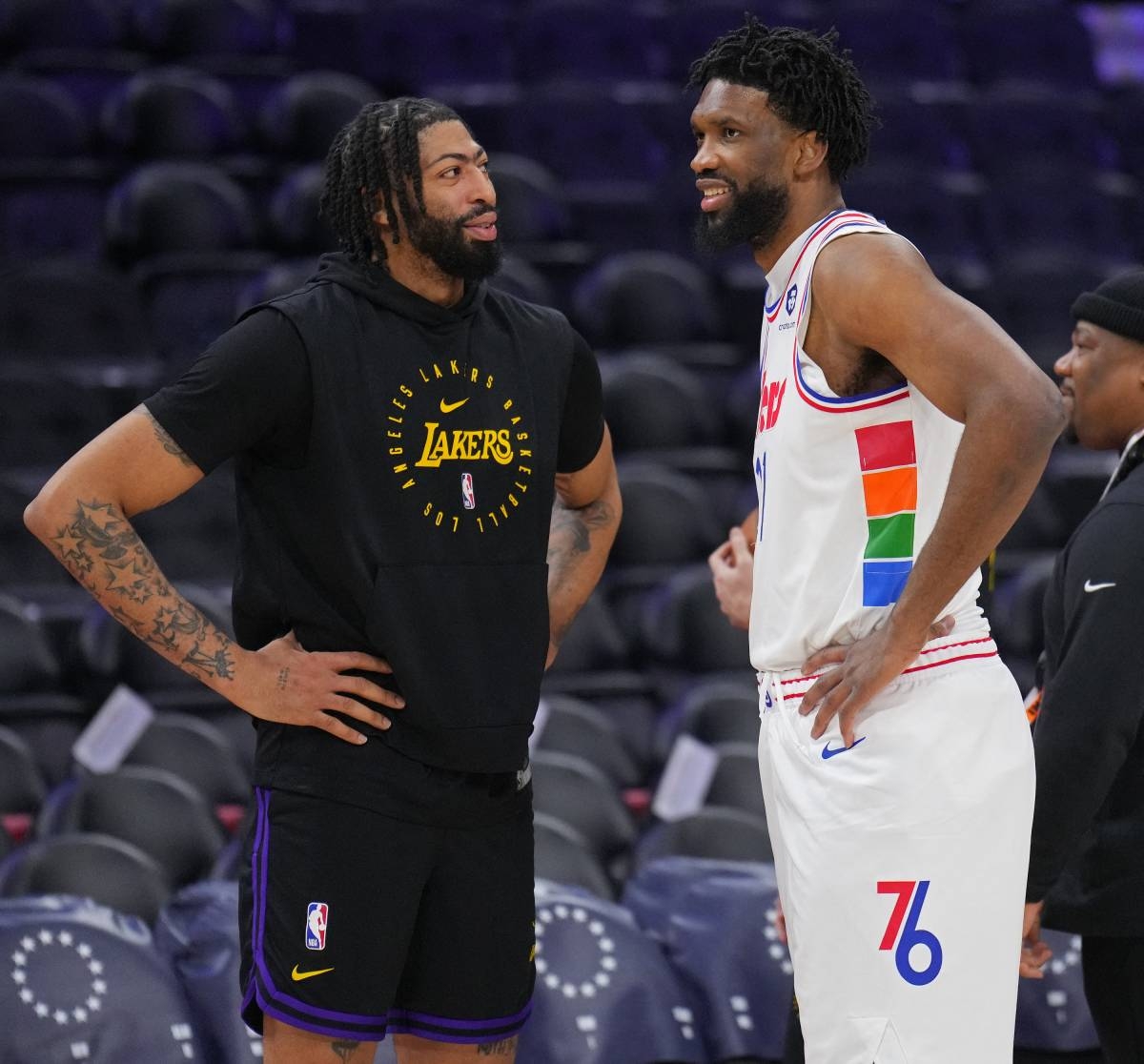 Lakers' Davis to miss at least one week with abdominal strain | The ...