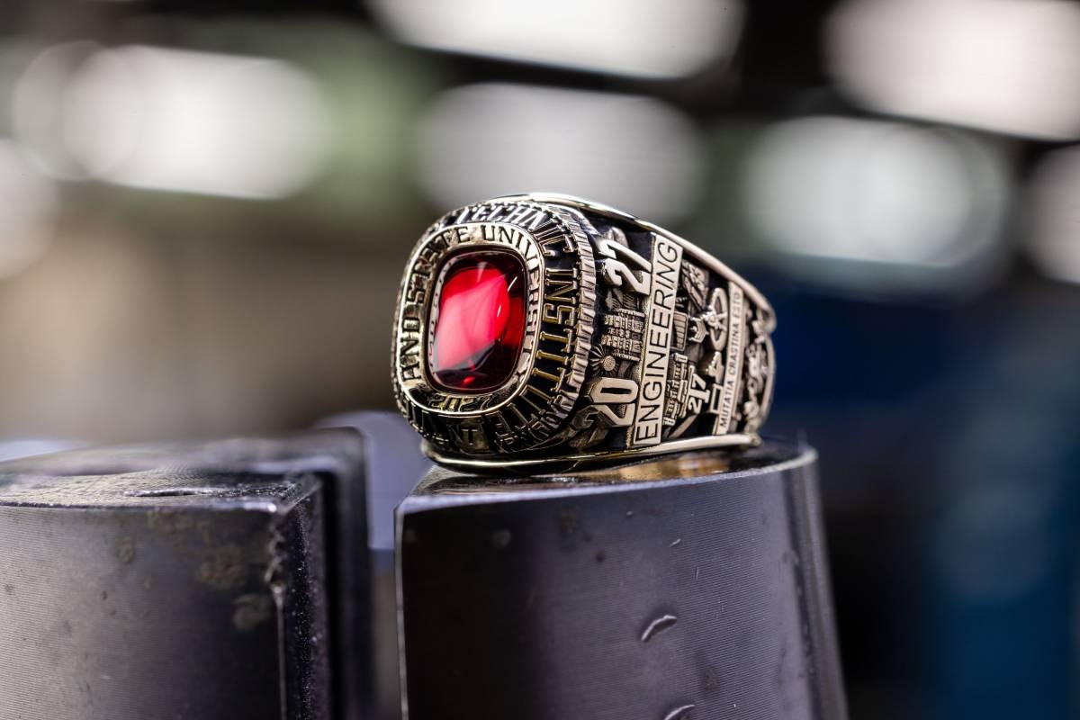 Virginia Tech Rign JOSTENS AND VIRGINIA TECH UNVEIL EXCLUSIVE CLASS OF 2027 RING DESIGN ...