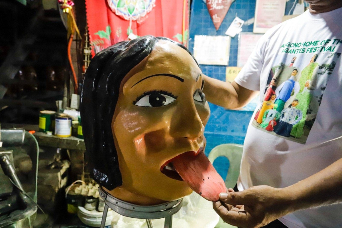SCARY HEADS | The Manila Times