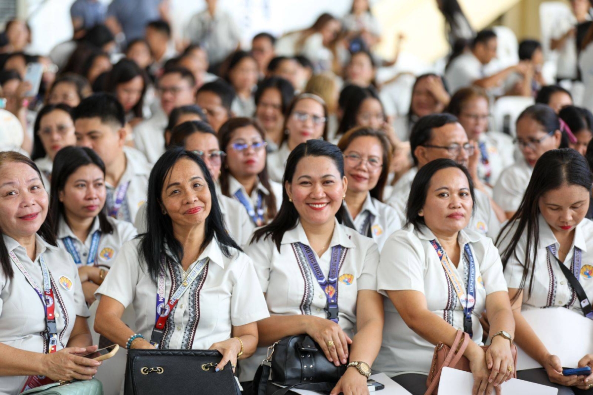DepEd holds nationwide assessment for nearly 24,000 aspiring school ...