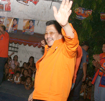 Former President Joseph Ejercito Estrada who is now running for mayor in Manila is a box office hit at his campaign sorties 