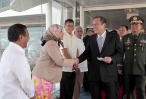 President Benigno Aquino 3rd is greeted by members of his Cabinet during Wednesday’s send off ceremonies at the Ninoy Aquino International Airport prior to his departure for Brunei, where he will be attending the 22nd leaders’ summit of the Association of Southeast Asian Nations on Thursday. MALACAÑANG PHOTO