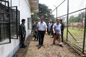 Interior Secretary Mar Roxas and PNP chief Alan Purisima inspect the detention facility at Fort Santo Domingo in Laguna where Napoles will be transferred. Photo By PNP PIO