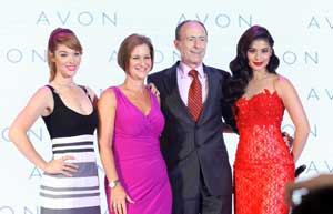 Anne with Avon officials, (from left) Lauren Andersen, global celebrity make-up artist, Lisa Lamberty, director of new product innovation, and Bob Briddon, senior vice president for Asia Pacific