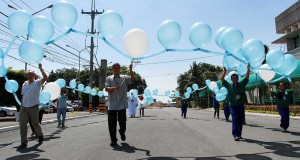 In a gesture of storming the skies with prayers, a balloon rosary was let off to celebrate the Month of the Holy Rosary. Rosary is derived from a Latin term for “rose garden” and earnest offering of orisons to the Divine, so ancient beliefs have it, leaves a faint scent of roses on the skin of those who say the holy rosary. Senate Photo 