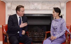 British Prime Minister David Cameron (left) talking with Myanmar opposition leader Aung San Suu Kyi inside No. 10 Downing Street in central London on Wednesday (Thursday in Manila). Suu Kyi on Tuesday finally received the European Union’s Sakharov rights prize she won in 1990 at the height of a brutal military crackdown, but said her work was not yet done. AFP PHOTO