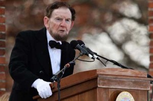 James Getty, portraying United States President Abraham Lincoln, recites the Gettysburg Address during a commemoration of the 150th Anniversary of the Gettysburg Address at the Soldiers’ National Cemetery at Gettysburg National Military Park on Tuesday (Wednesday in Manila) in Gettysburg, Pennsylvania. AFP PHOTO