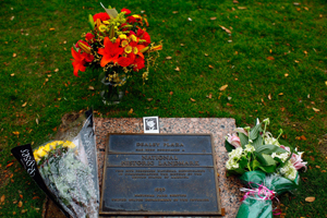 Flowers were placed at a memorial in Dealey Plaza on Thursday (Friday in Manila) in Dallas, Texas. AFP PHOTO