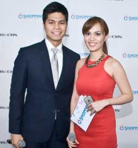 O Shopping hosts Victor Anastacio and Hiyasmin Neri