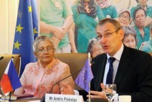 Commissioner for Development Andres Piebalgs (right) gestures after the signing of the 8 million euro for typhoon victims. With him was Presidential Adviser on the Peace Process Secretary Teresita Quintos Deles. PHOTO BY MIKE DE JUAN 