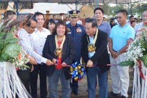 Philippine Swimming League President Susan Papa and Secretary General Dr. Maria Susan Benasa with Commodore Dante Jimenez and Leopoldo Tenorio during the ribbon cutting of the Mariners swimming pool.