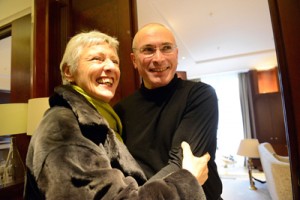 A handout photo released by Fraktion Buendnis 90/Die Gruenen im Bundestag shows Russian former oil tycoon and Kremlin critic Mikhail Khodorkovsky (right) and German Green party spokesperson for East European politics Marieluise Beck at the Hotel Adlon in Berlin on Saturday. AFP PHOTO