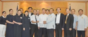Taiwan Association (Phils) Inc. President, David Shih (fifth from right) hands over a check donation of P1 million to Manuel Siao (seventh from left) of the Tzu Chi Foundation-Philippines, in the presence of TECO’s Ambassador Raymond Wang (center)