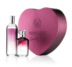 The White Musk Smokey Rose gift set has an eau de toilette and mist