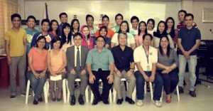 Director Kiyoshi Takeuchi, researcher and advisor Shinichiro Kato of the Embassy of Japan, Commissioner Earl Saavedra, Mignonette Reposar, and the staff of the National Youth Commission, with the participants of the youth program to Japan