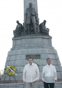 Vice President Jejomar Binay and Manila Mayor Joseph Estrada lead the observance of the 117th death anniversary of Dr. Jose Rizal in Luneta. They also marked the 100th anniversary of the Rizal monument. PHOTOBY RENE H. DILAN