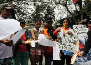 Stallholders at the Manila Seedling Bank in Quezon City are up in arms over the city government’s seizure of the seven-hectare property.  PHOTO BY MIKE DE JUAN 