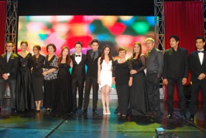 Director Dominic Zapata (leftmost) with the powerful cast of ‘Carmela,’ led by Marian River (center)  