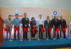 Present at the opening of Honda Cars Marcos Highway are (from left) Antonio Jamias, Robert Ong, Tatsuya Natsume, Helen Dee, Bobby Eusebio, Medel Nera, Gene de Jesus and Roel Morales.