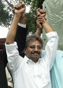 A file photo taken on November 26, 2007 shows then-chairman of the Hindu Right Action Force (HINDRAF) P. Waytha Moorthy raising his hands after being freed from a court in Klang, outside Kuala Lumpur. AFP PHOTO